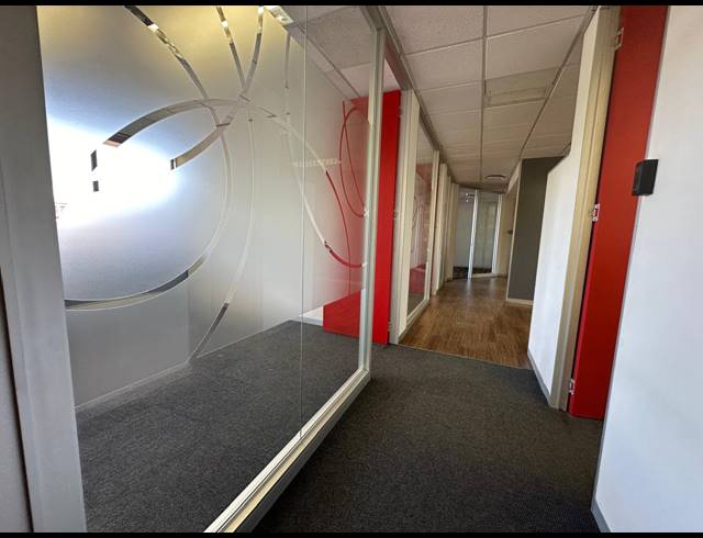 313M² OFFICE TO LET IN WOODMEAD